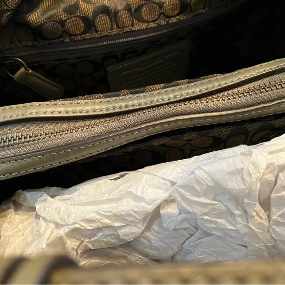 Coach Edie bag with 3 turn lock adjustable closures - Picture 7 of 14